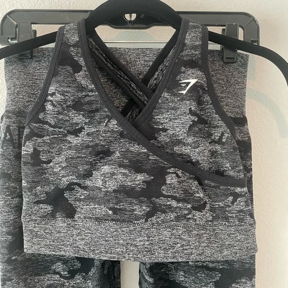 Gym Shark Adapt Camo sports bra - Picture 3 of 3